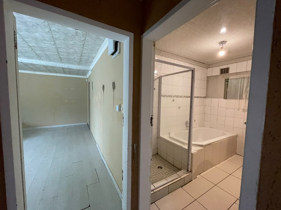 4 Bedroom Property for Sale in Amalinda North Eastern Cape